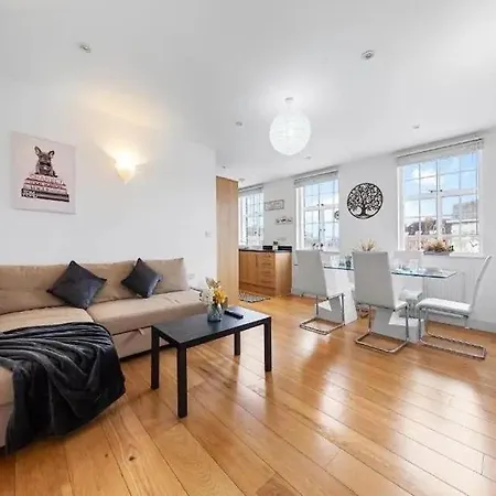 Deluxe Clapham 2 Bed 2 Bath Apartment, 10 Mins From Oxford Circus